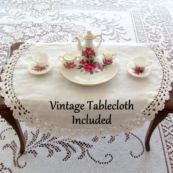MINI TEA SET, VINTAGE CHINA TEA for TWO DOLLS, GOLD RIMS, By LU PAO + TABLECLOTH - Picture 4 of 7